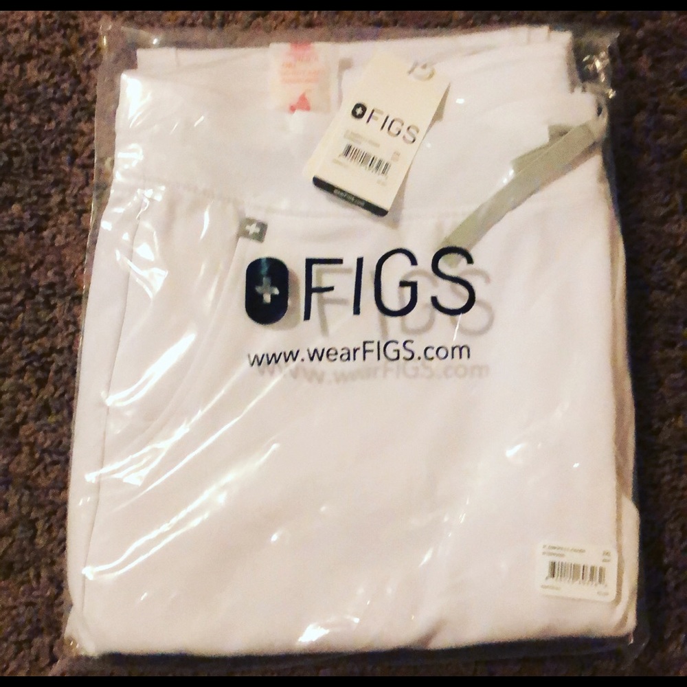 FIGS - White Casma & White Zamora 2XL / XXL